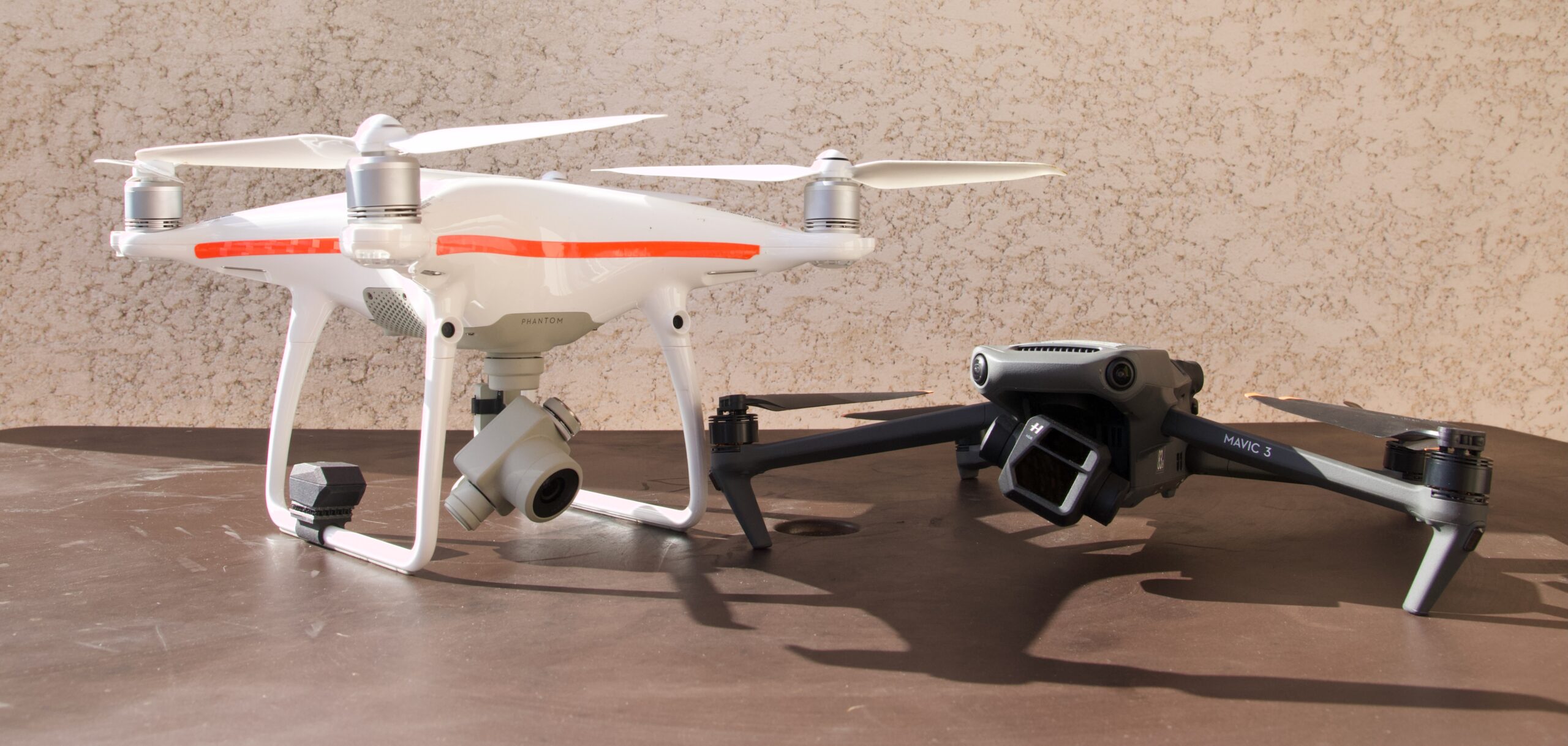 mavic 3 et phantom 4 pour prestation drone vidéo stabilisée